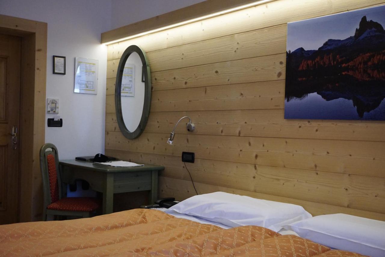 Hotel Montana- Ricarica Auto Elettriche Cortina dʼAmpezzo Exterior foto